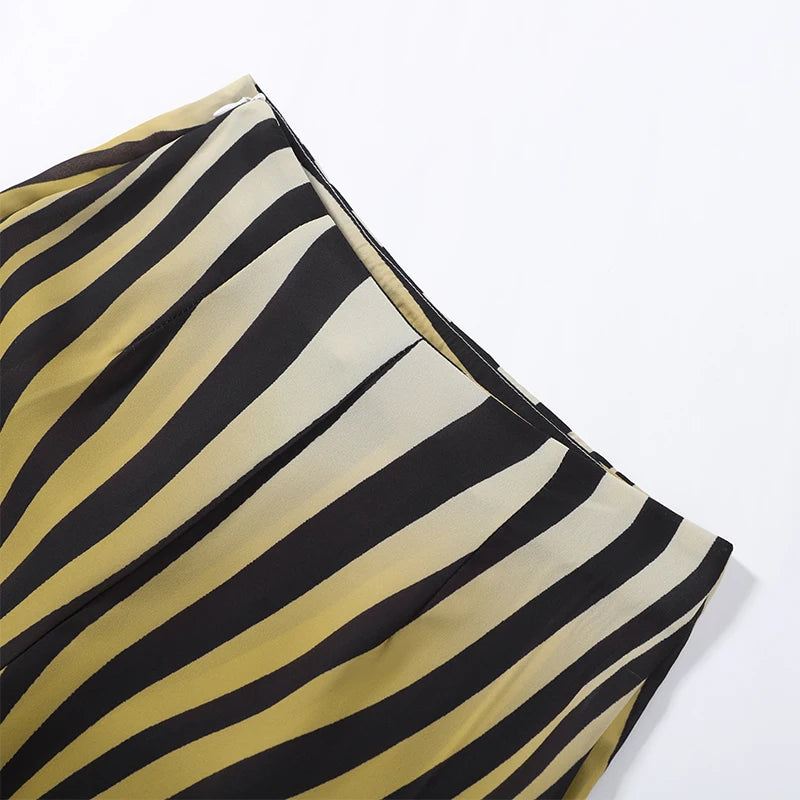 Retro Geometric Stripe Two Piece Set With Halter Top And Flare Pants for Women