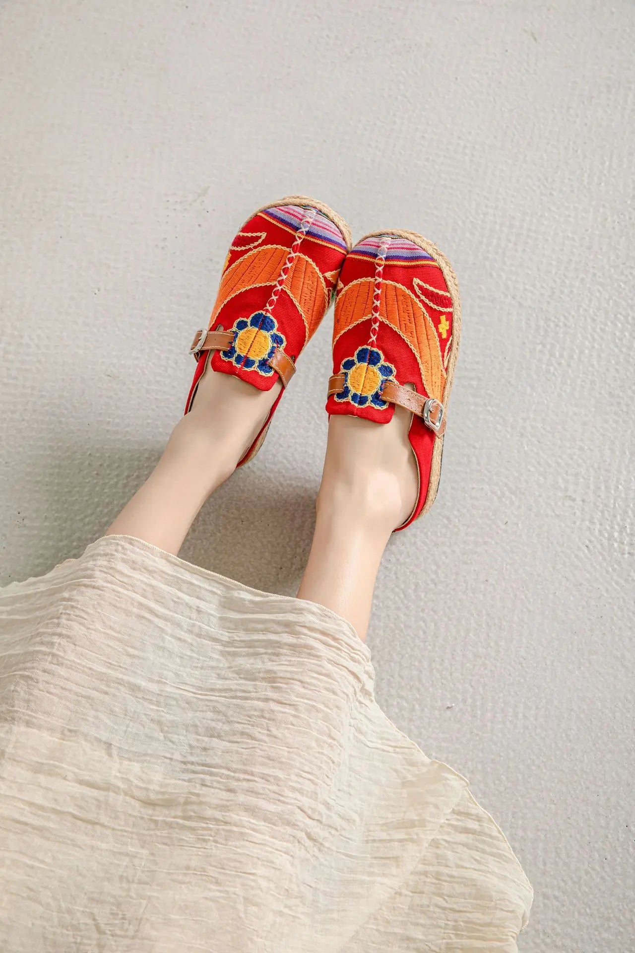 Lightweight Embroidered Cotton Linen Flat Slippers for Women