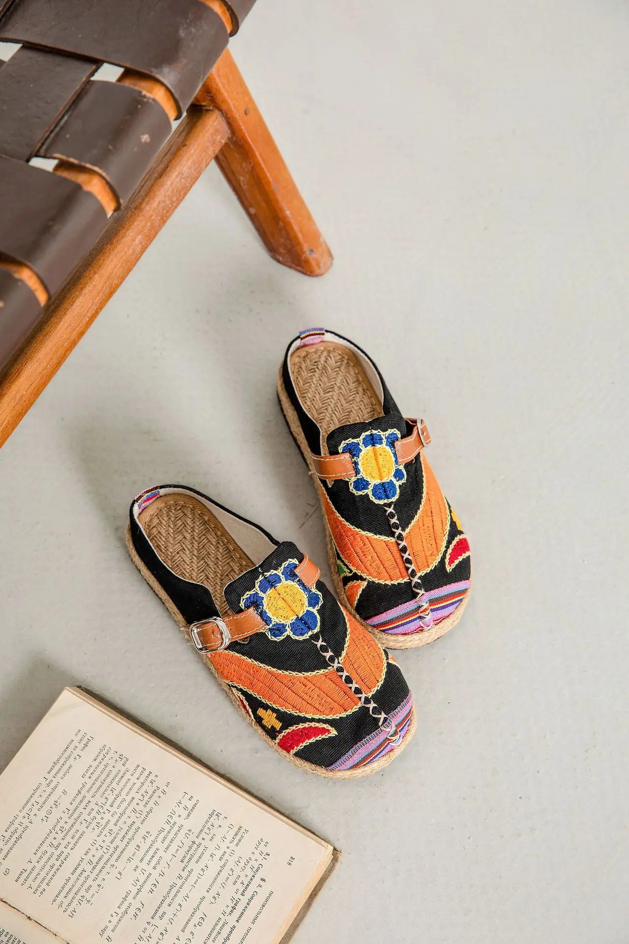 Lightweight Embroidered Cotton Linen Flat Slippers for Women