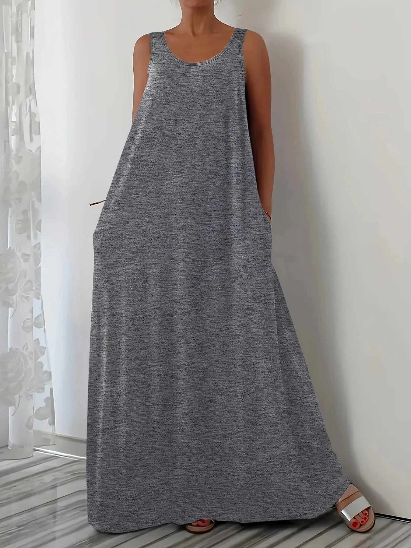 Summer 2026 Plus Size Solid Color Casual Dress with Side Pockets Sleeveless Women's Fashion Trend Outerwear