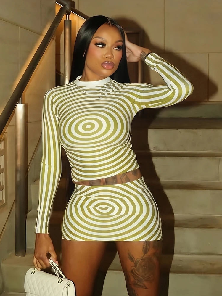 Printed O-Neck Crop Top and Mini Skirt Two Piece Set for Women