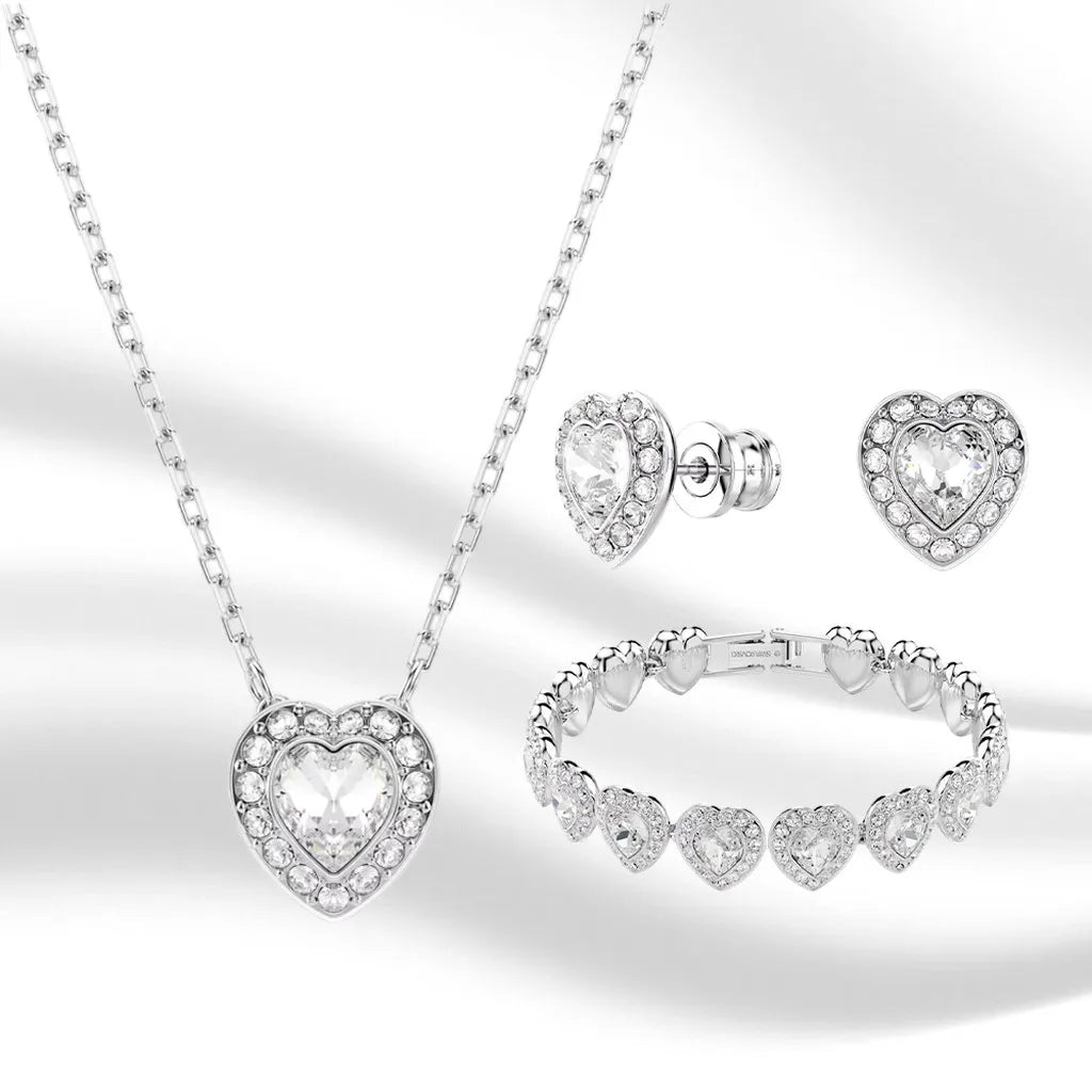 Elegant Gold-Plated Mixed-Cut Crystal Pendant Necklace for Women