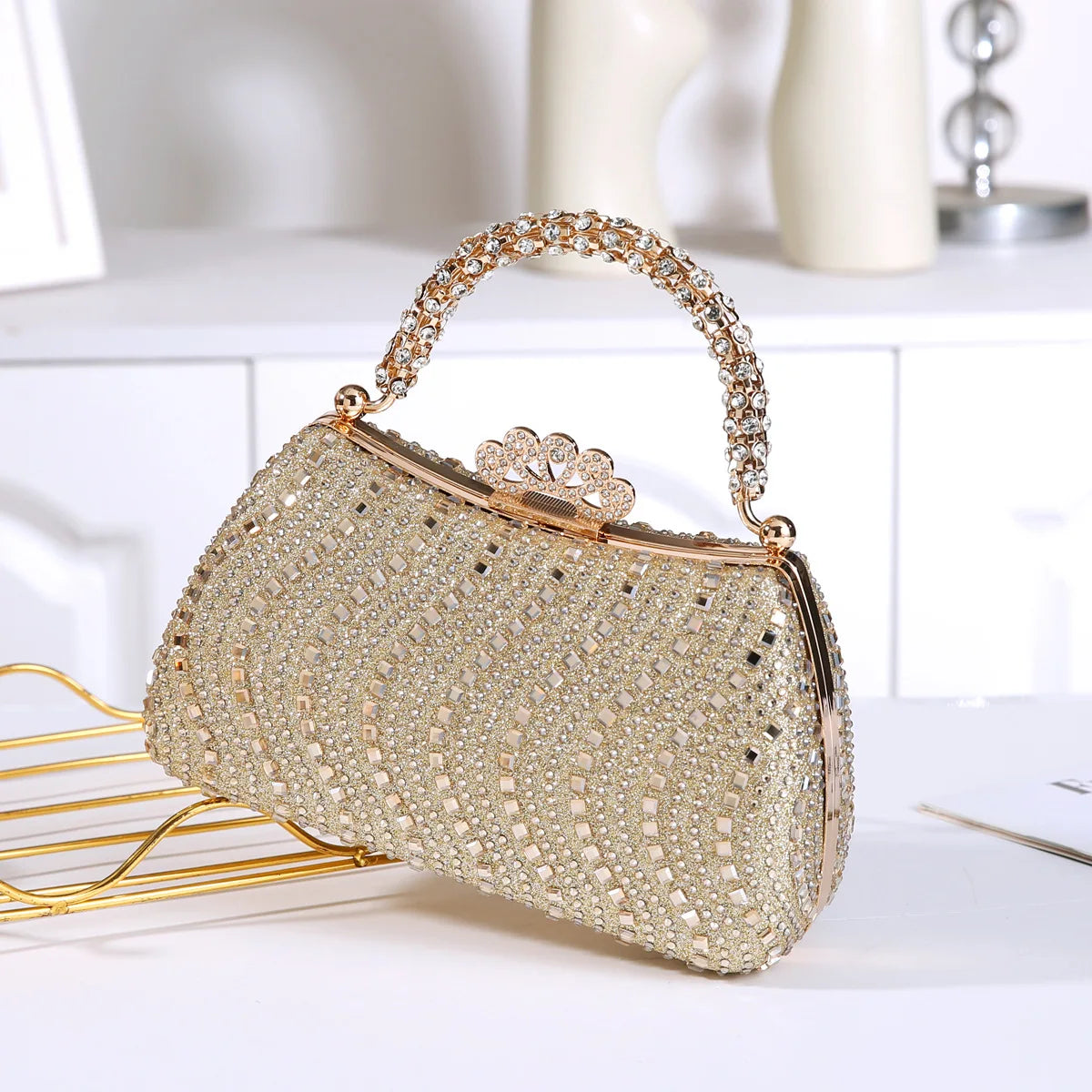 2025 Luxury Fashion Sequined Glitter Clutch Bag Full Rhinestone Design Party Women Handbags Portable Tote Shoulder Messenger Bag