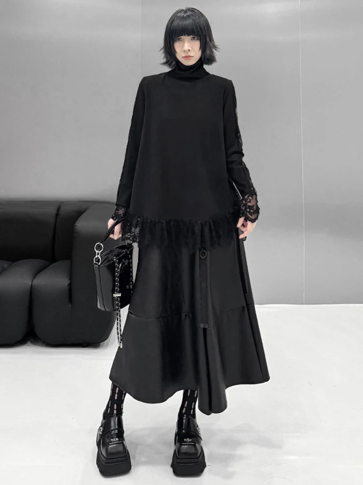 [EAM] Women Black Side Lace Spliced Big Size Elegant T-shirt New Turtleneck Long Sleeve Fashion Tide Spring Autumn 2025 1DJ2588