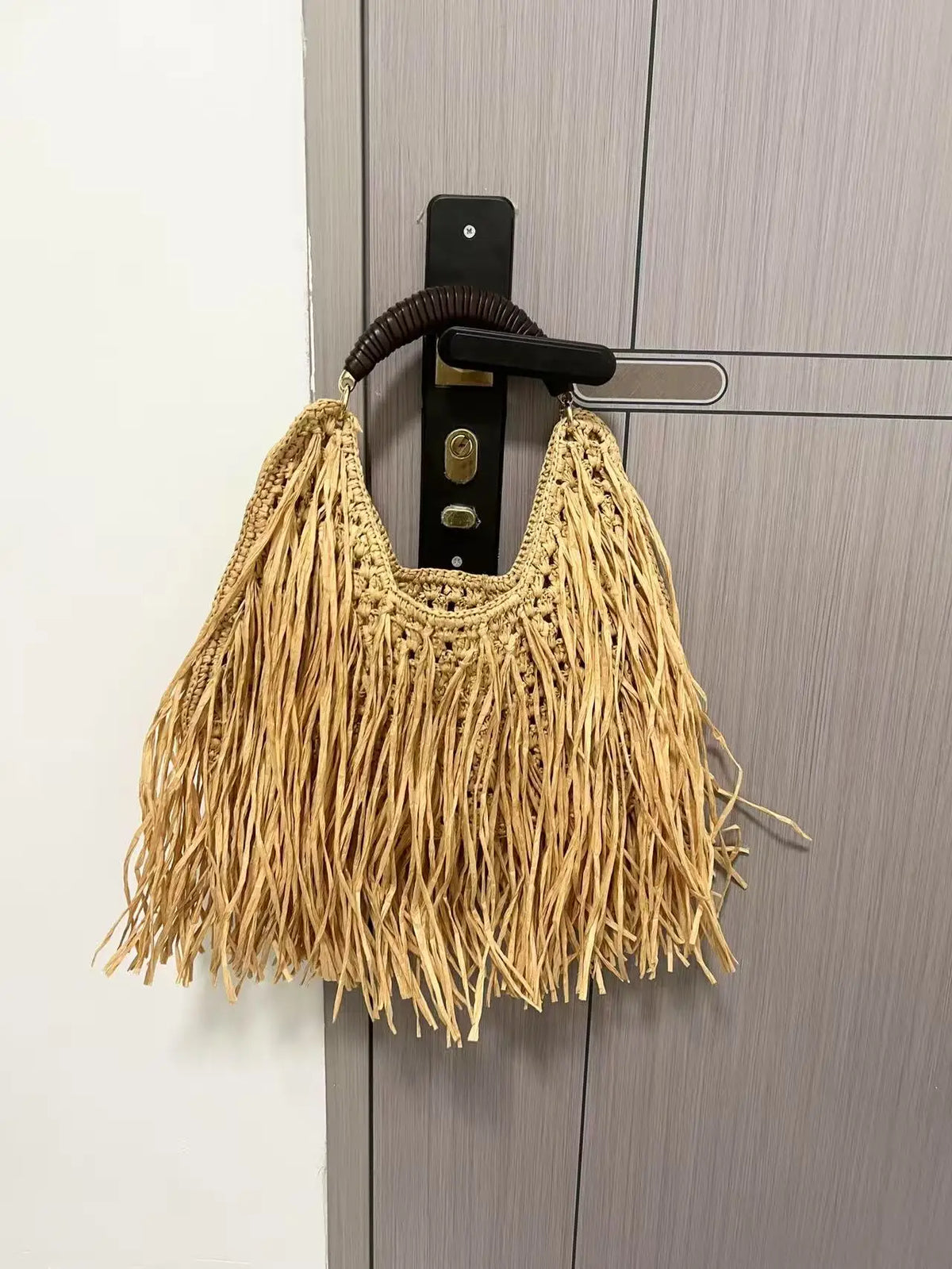 Hollow Out Tote Bags For Women Luxury Designer Handbag Purse New Weave Large Capacity Tassel Shoulder Straw Beach Bag