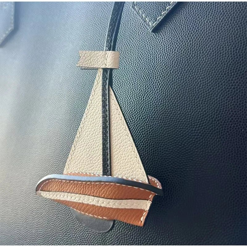 Fresh and elegant handmade calfskin sailboat key bag pendant Navy style natural and unique highlight personality car pendant