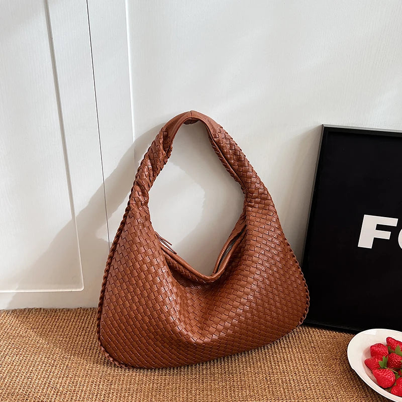 Designer Brand Hand Carry Large Capacity Women's New Fashion Dumpling Bag Casual Shoulder Bags for Women Hot Selling