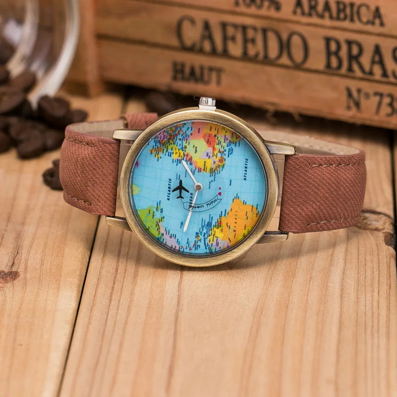 Round Dial Leather Strap Quartz Watch
