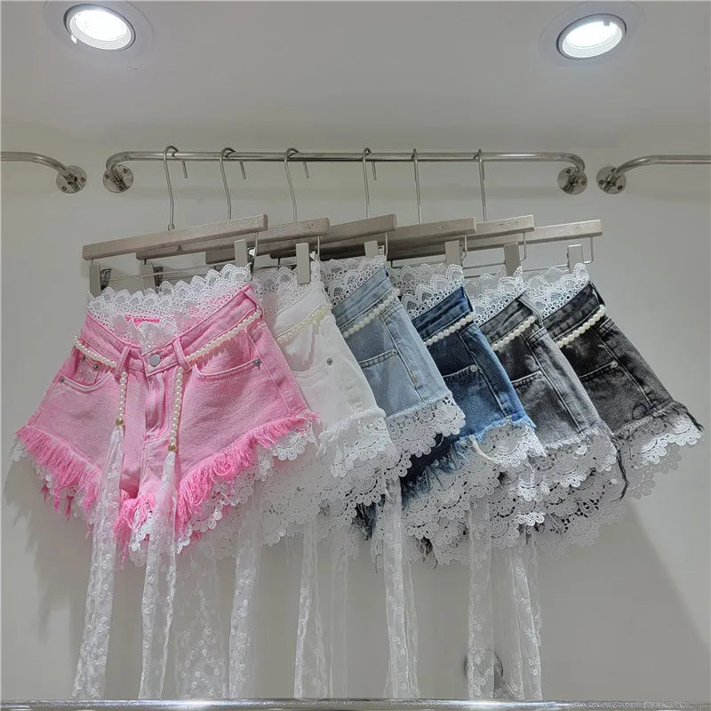Crochet Lace Trim Raw Hem Denim Shorts With Pearl Belt For Women