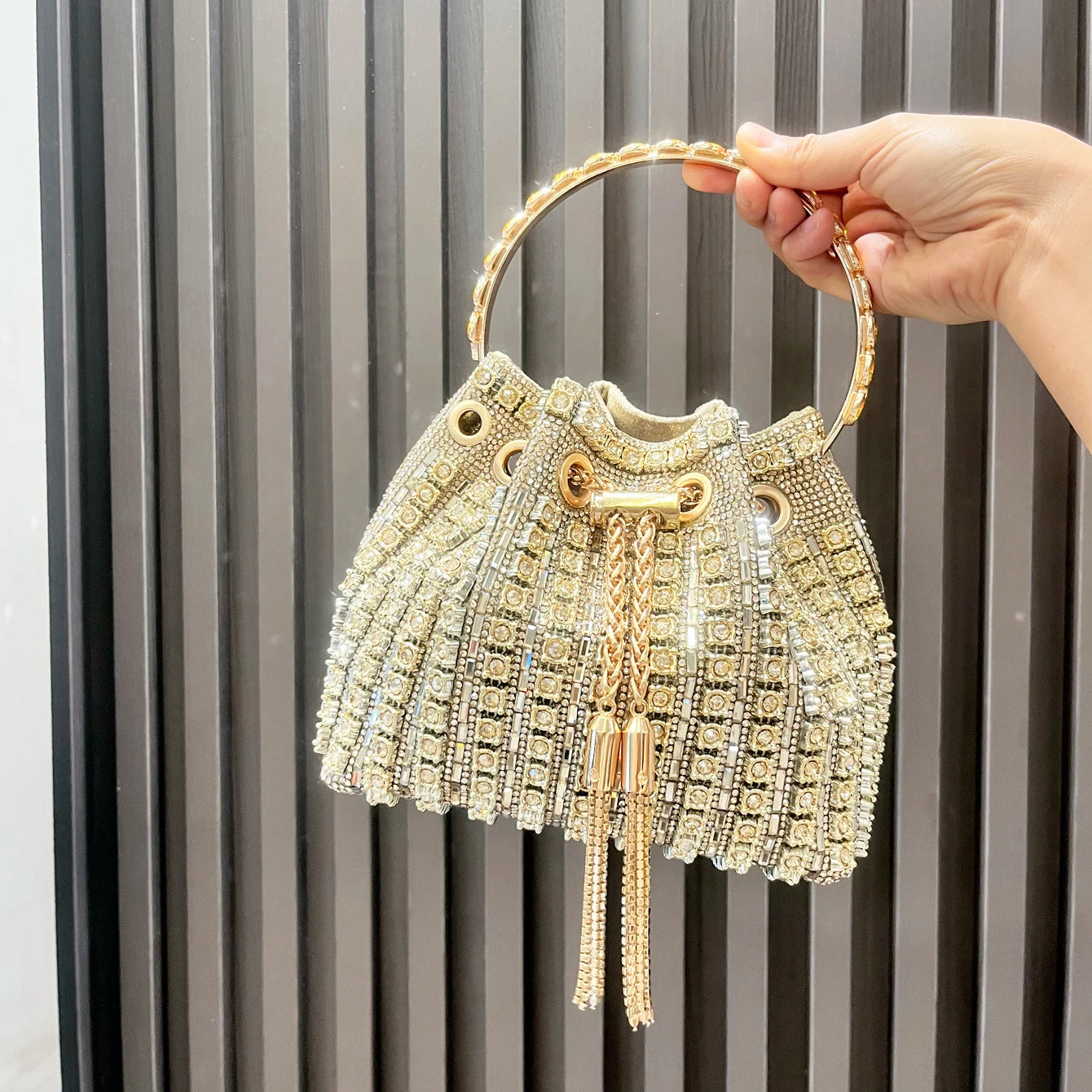 Luxury Designer Evening Bags for Women Bucket Clutch Shoulder Bag with Crystal Rhinestone for Banquets