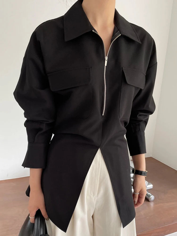[EAM] Women Beige Zipper Pocket Back Bandage Blouse New Lapel Long Sleeve Loose Fit Shirt Fashion Spring Autumn 2025 1DF1491