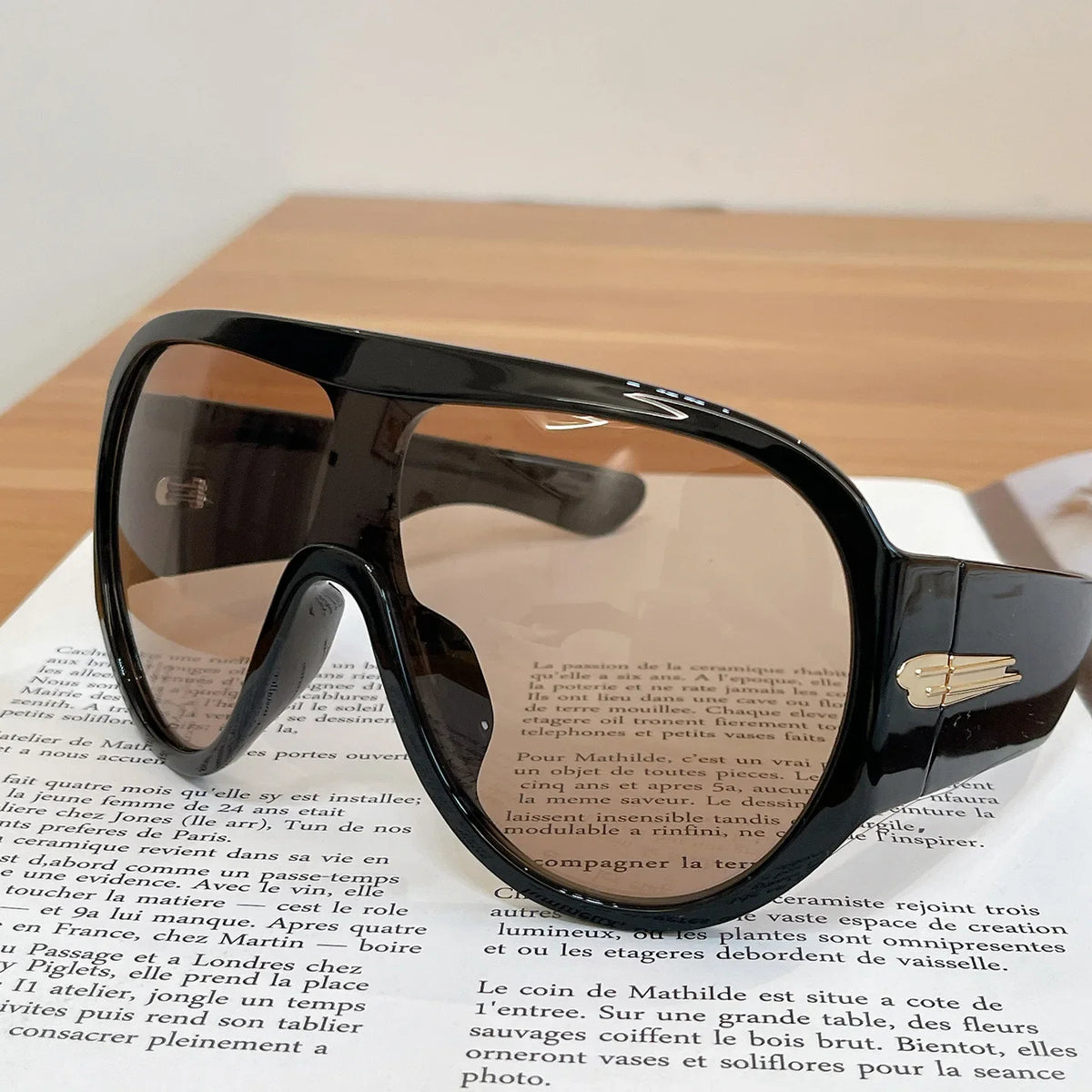 Oversized UV400 Shield Sunglasses