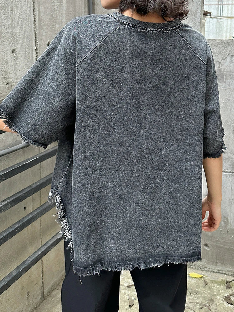 [EAM] Women Black Denim Burr Irregular Big Size Casual T-shirt New V-Neck Half Sleeve Fashion Tide Spring Summer 2025 1DJ1392