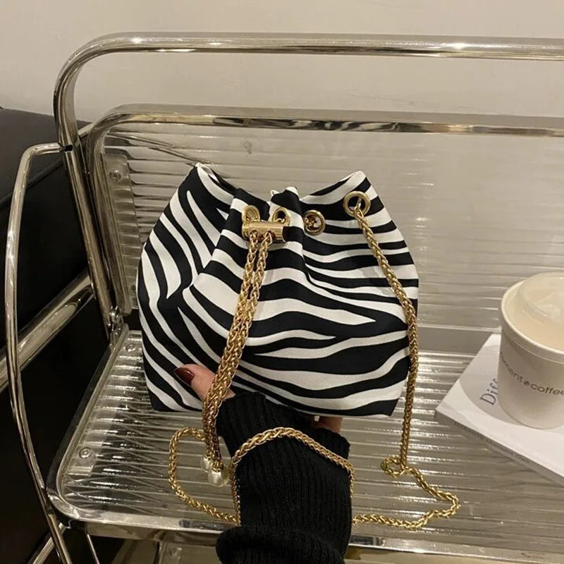 New Leopard Print Bag Fashion Cow Pattern Drawstring Bucket Bag Texture Brand Design Crossbody Bag Lady Versatile Storage Bag