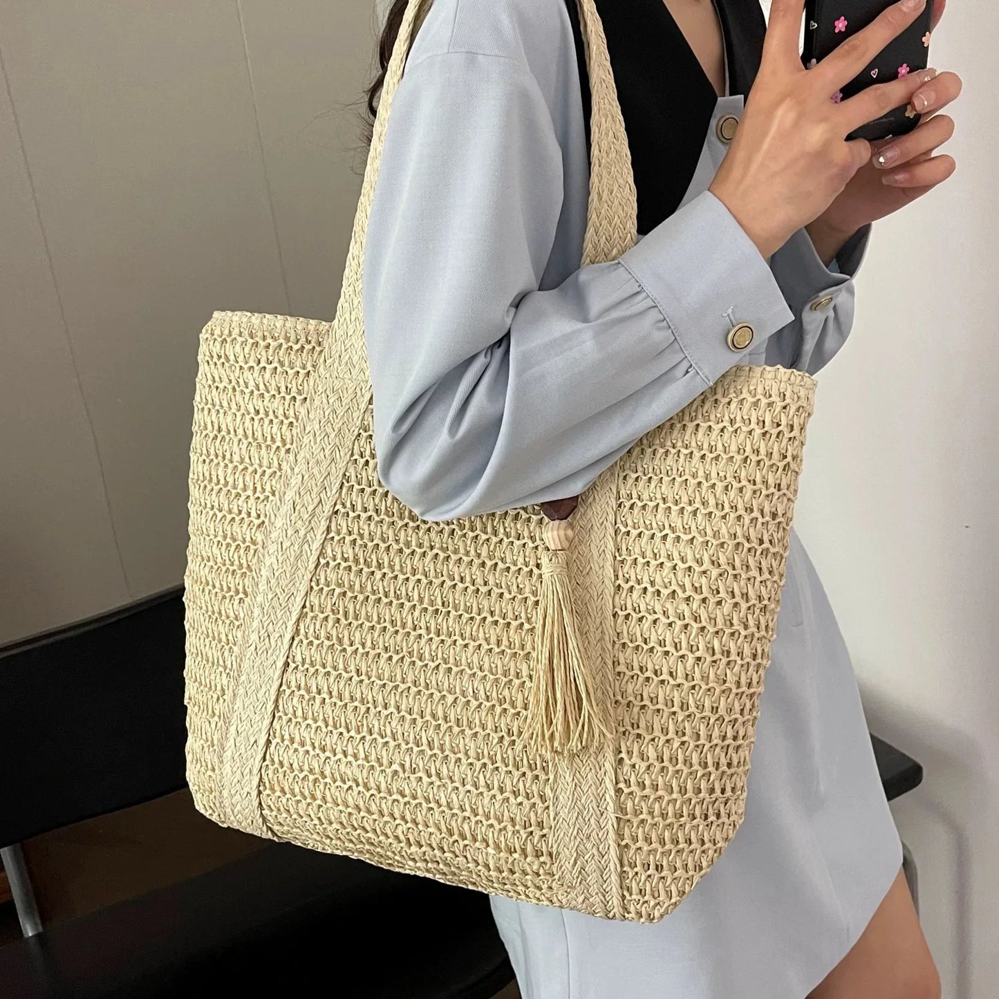 French style large capacity woven straw woven bag for women, new beach vacation shoulder bag, casual commuting tote bag