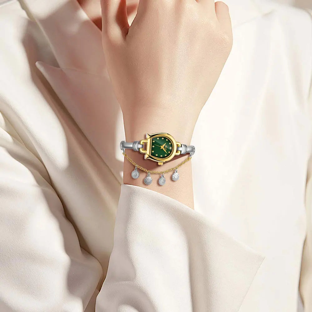 Cute Women Fashion Watches Small Dial Quartz Bracelet Wrist Watch Wholesale New Arrival With Pendant Ladies Wristwatch Hot Sale