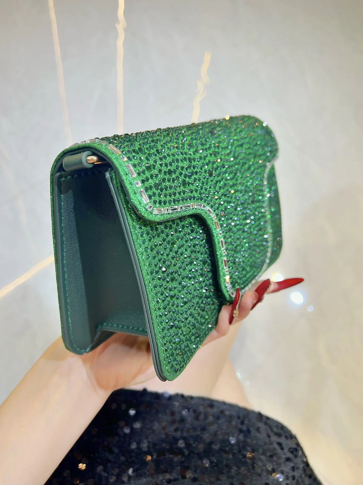 Elegant Diamond Studded Evening Clutch Bag for Women