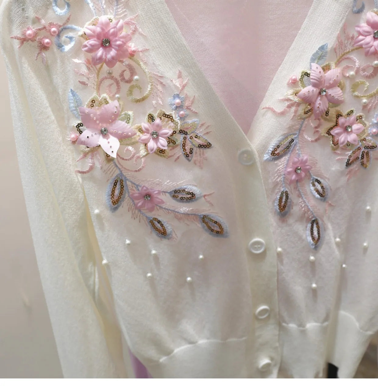 French Exquisite Embroidered Flowers V-neck Short Knitted Top Women Summer Fashion Retro Artistic Thin Sun Protection Cardigan
