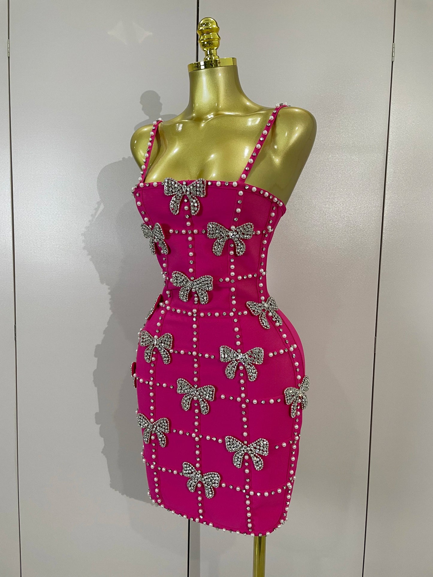 Women Elegant Luxury Bow Diamonds Pearl Club Evening Party Mini Knitted Dresses Sexy Spaghetti Strap Bodycon Bandage Dresses