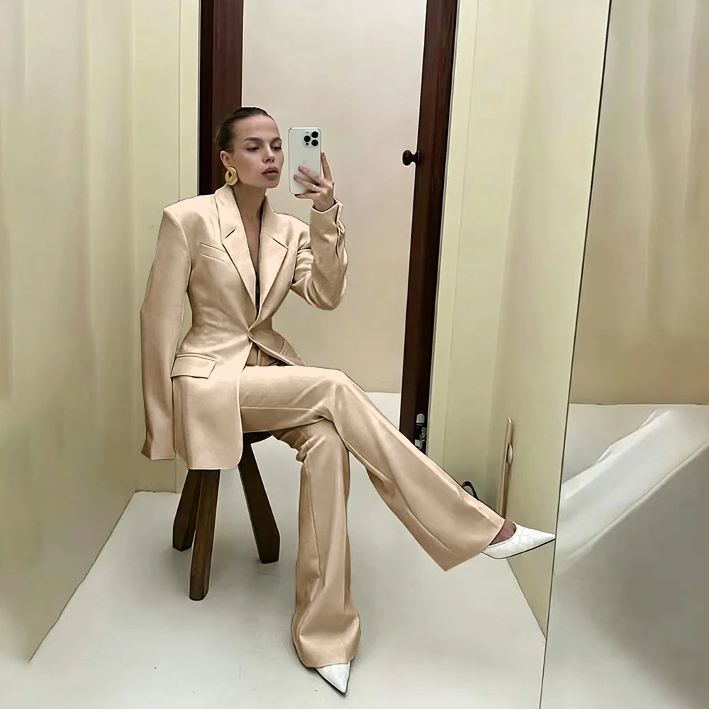 White Single Breasted Notched Collar Blazer Set For Women
