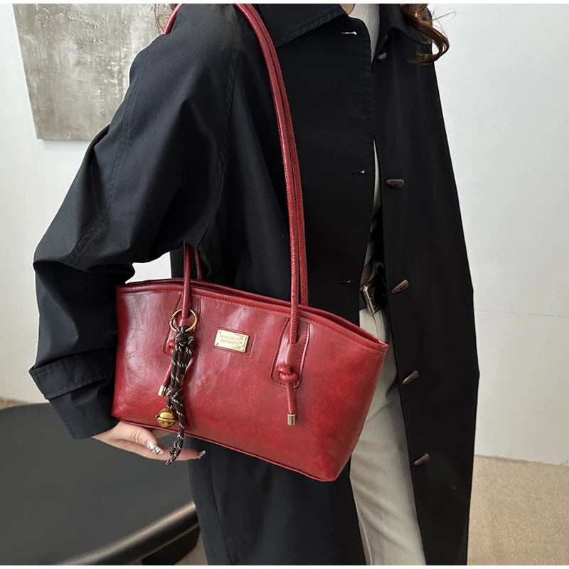 Retro French Women's Shoulder Bag Large Capacity Commuting Versatile Underarm Bag Simple Texture Solid Color Handbag Tote Bag