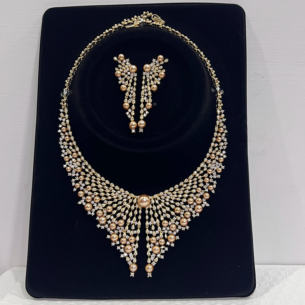 Luxurious Crystal Pearl Bridal Necklace Set for Women