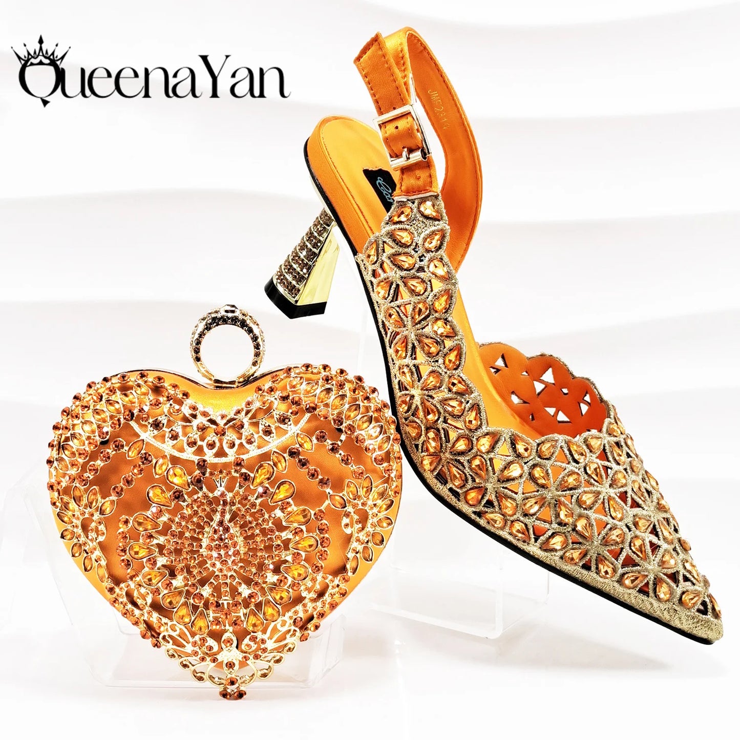 Happy Time Boutique, Exquisite Mini Bag with Pointed Toe Shoes, Sexy Stiletto High-Heeled Shoes, Small Metal Bag in Hand
