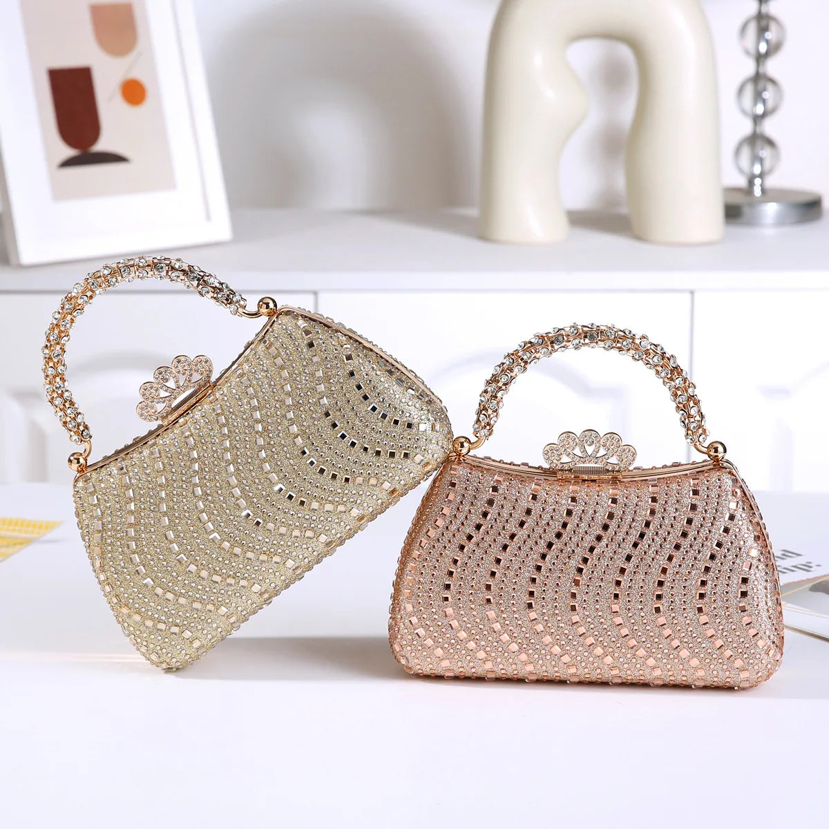 2025 Luxury Fashion Sequined Glitter Clutch Bag Full Rhinestone Design Party Women Handbags Portable Tote Shoulder Messenger Bag