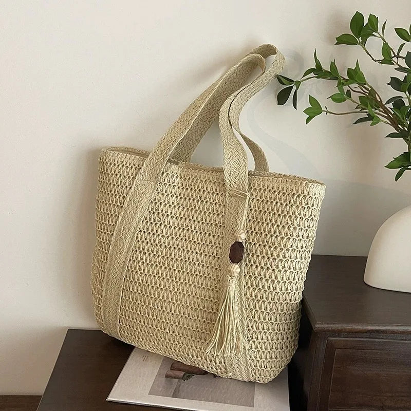 French style large capacity woven straw woven bag for women, new beach vacation shoulder bag, casual commuting tote bag