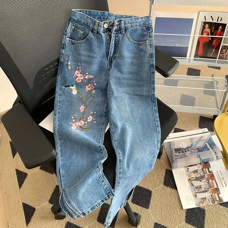 New Chinese high-waisted embroidered jeans women's spring and autumn new fashion loose slim design sense niche split pants.