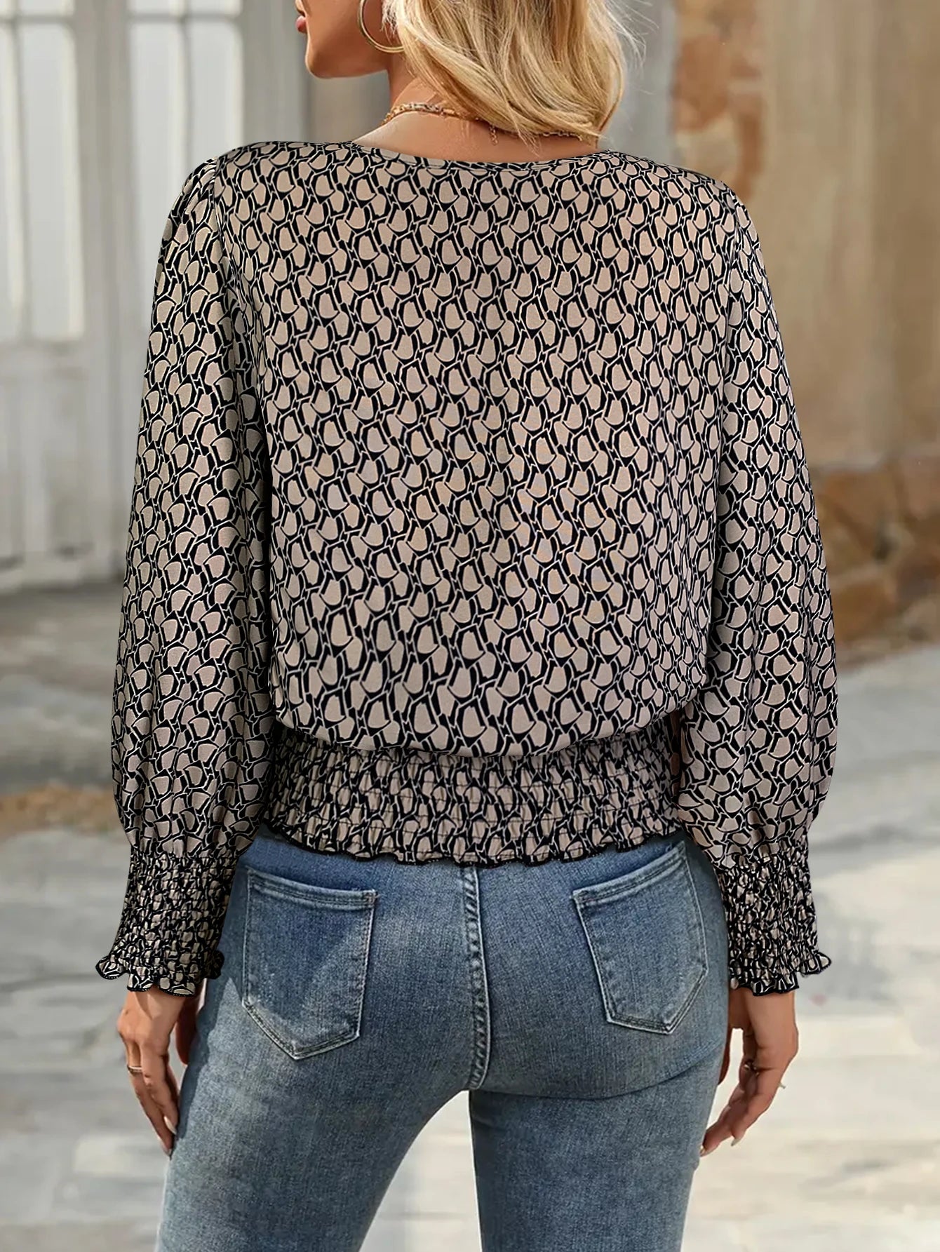 women new Allover Print round neck long sleeved blouse casual tops for fall，fashion  fall women clothes