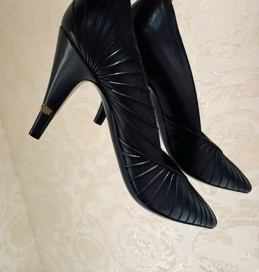 Retro Black Leather Pointed Toe Mid Heel Pumps With Pleated Detail for Women