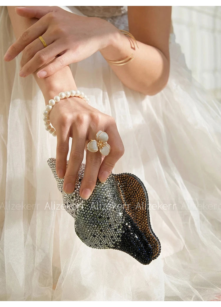 Glamorous Crystal Conch Shaped Rhinestone Evening Bag for Women