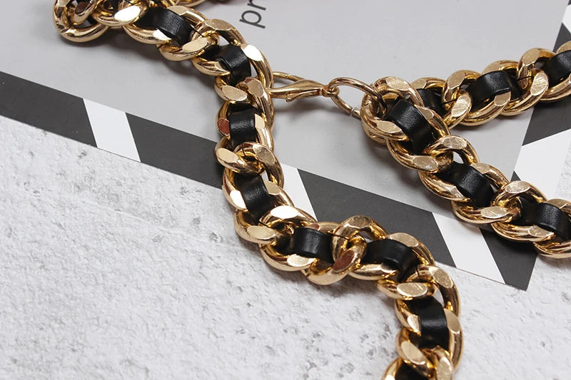 [EAM]  Pu Leather Black Metal Chain Split Joint Long Belt Personality Women New Fashion Tide All-match Spring 2025 1T186