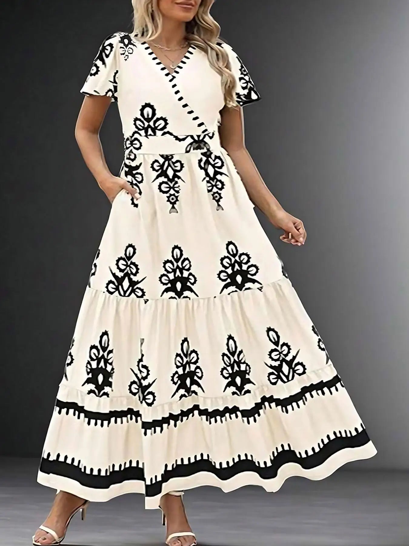 Plus Size Fitted Ditsy Floral Dress