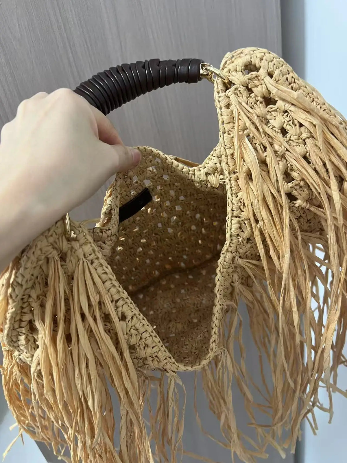 Hollow Out Tote Bags For Women Luxury Designer Handbag Purse New Weave Large Capacity Tassel Shoulder Straw Beach Bag
