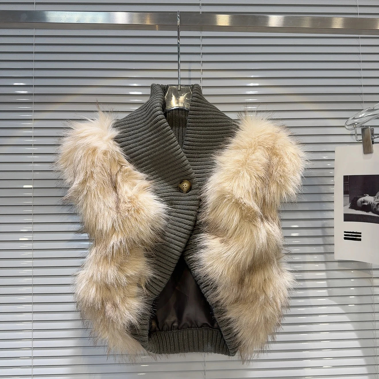 Fashion Lady Autumn Winter Faux Fur Patchwork Knitted Vest Coat Irregular Warm Sleeveless Waistcoat Women Short Sweater Tanks