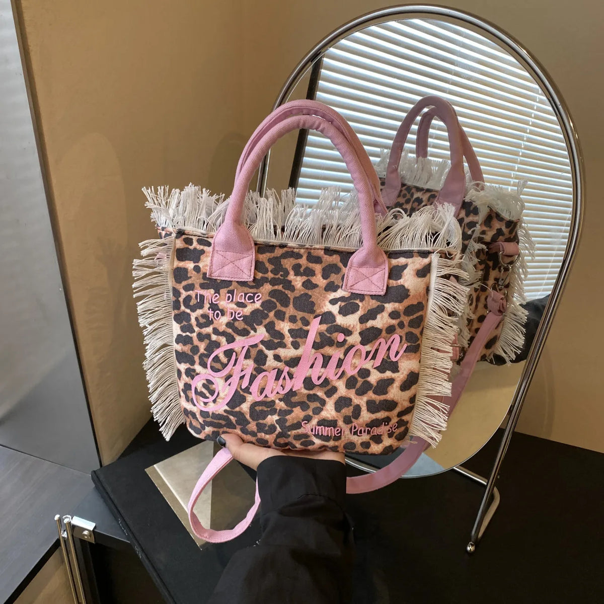 Fashionable leopard print single shoulder beach bag new trend casual commuting crossbody bag tassel design versatile women's bag