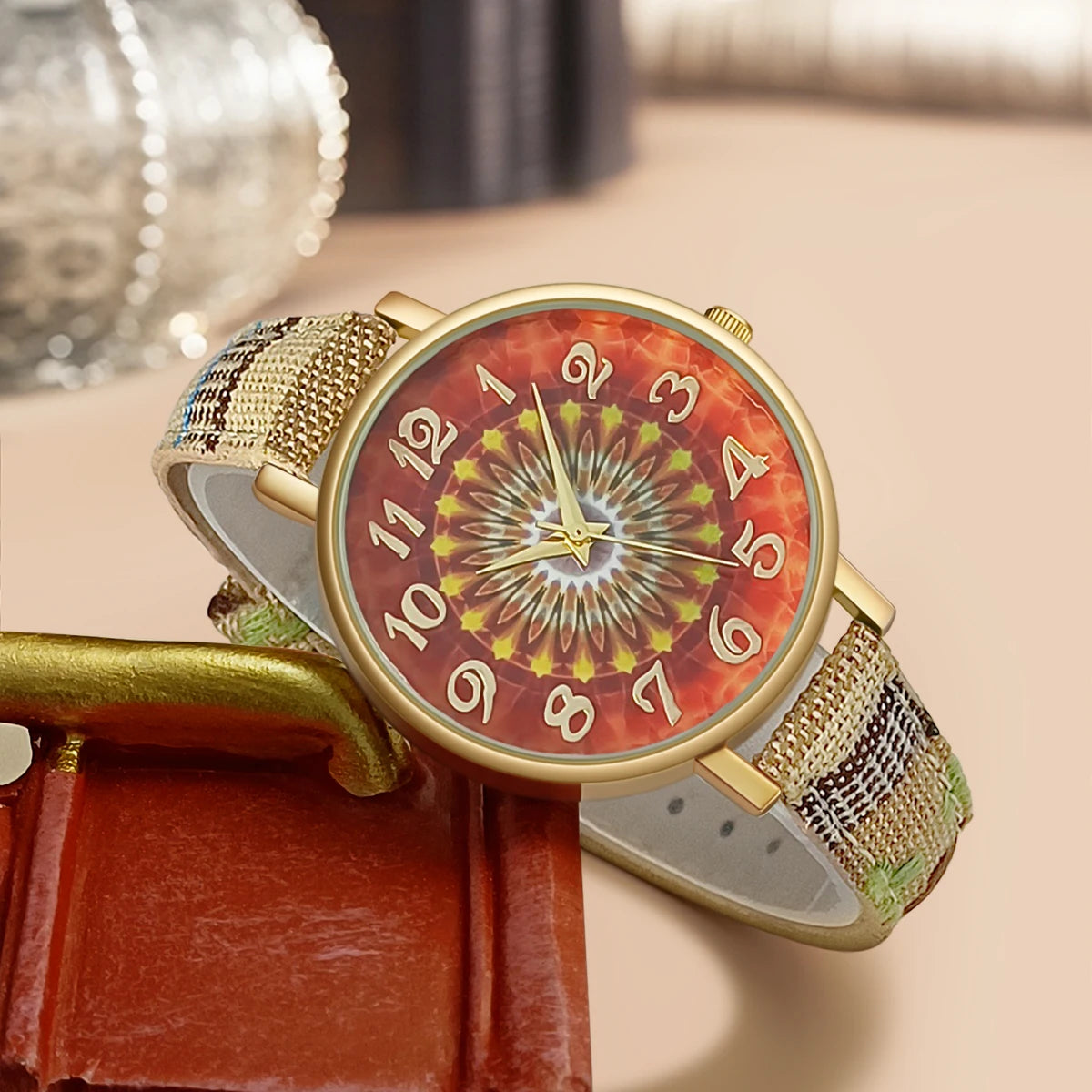 Classic Round Quartz Leather Strap Watch