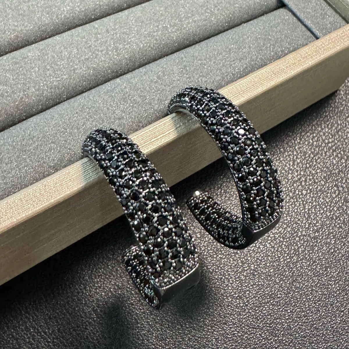 Black Zircon Vintage Jewelry Set With Earrings Rings And Bracelets for Women