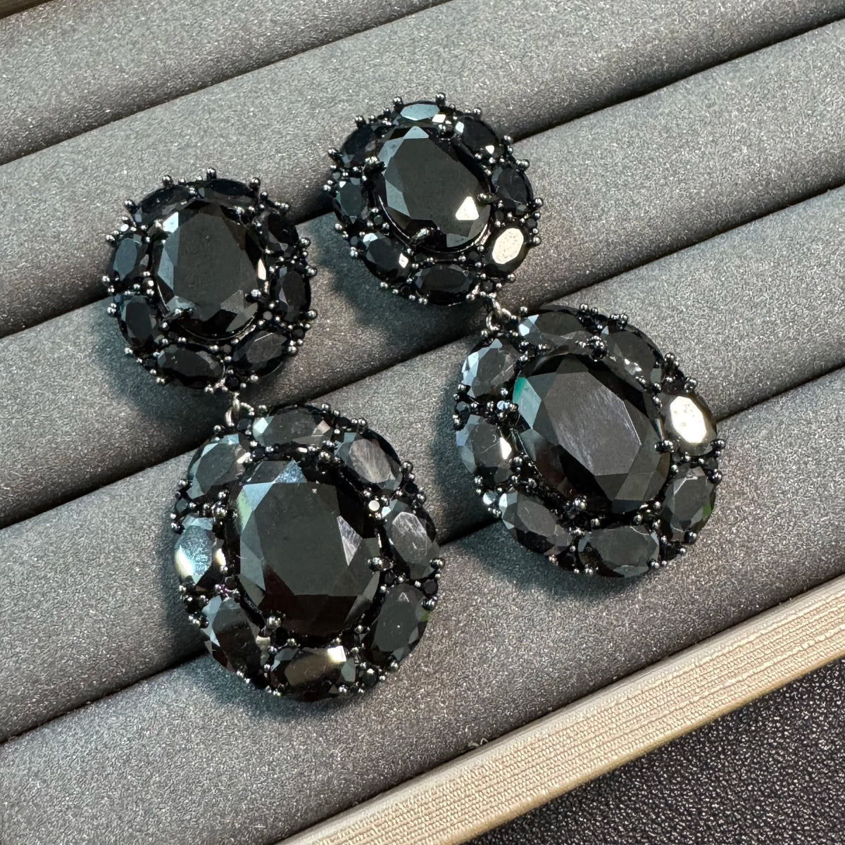 Black Zircon Vintage Jewelry Set With Earrings Rings And Bracelets for Women