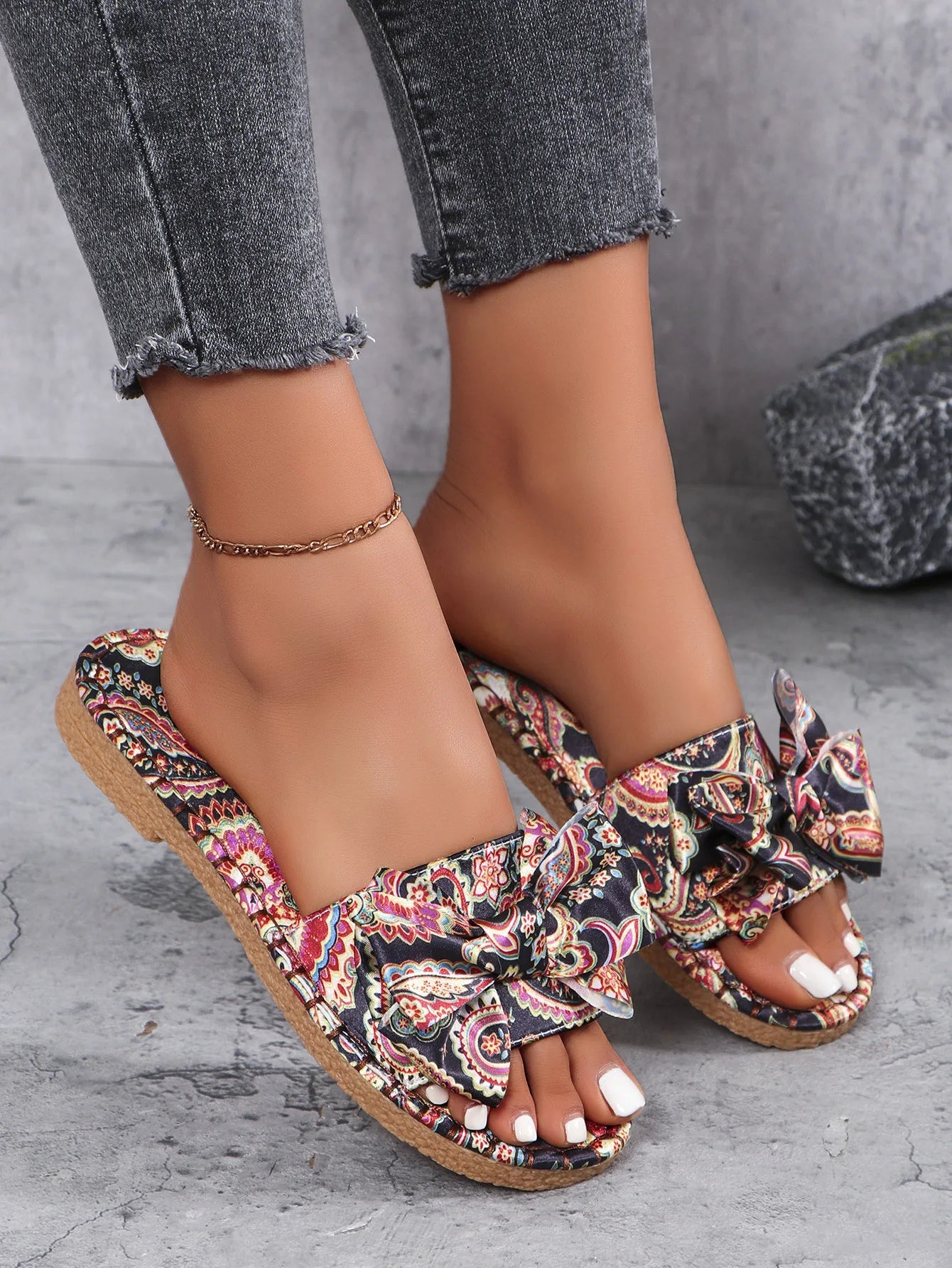 Plus-size summer fashion casual new slippers for women 2025 flat flat slippers with bow