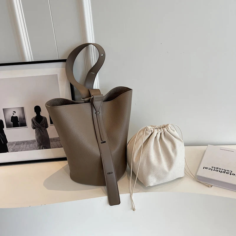 Retro Shoulder Large Capacity Bucket Bag for Women