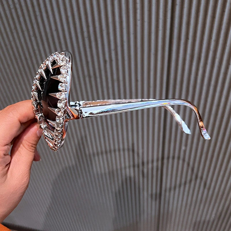 Alien Shape Sunglasses With Metal Chain