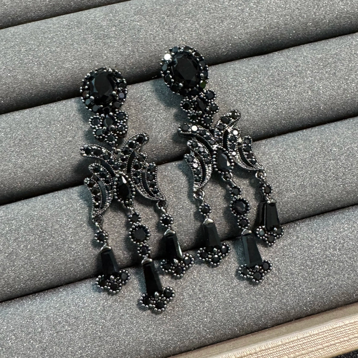 Black Zircon Vintage Jewelry Set With Earrings Rings And Bracelets for Women
