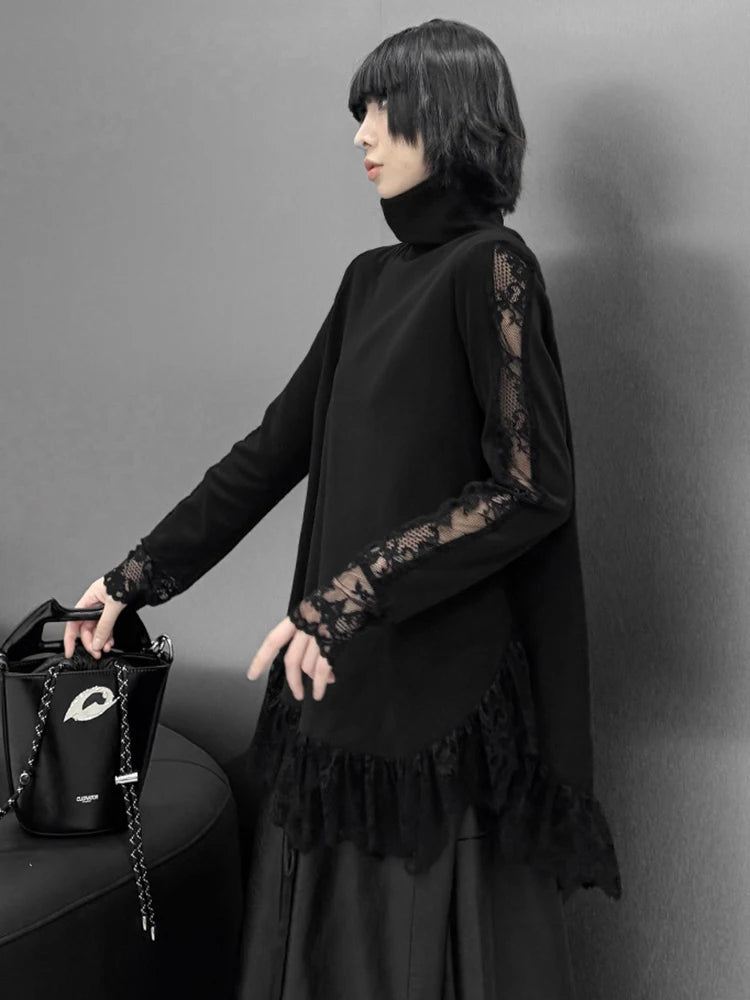 [EAM] Women Black Side Lace Spliced Big Size Elegant T-shirt New Turtleneck Long Sleeve Fashion Tide Spring Autumn 2025 1DJ2588