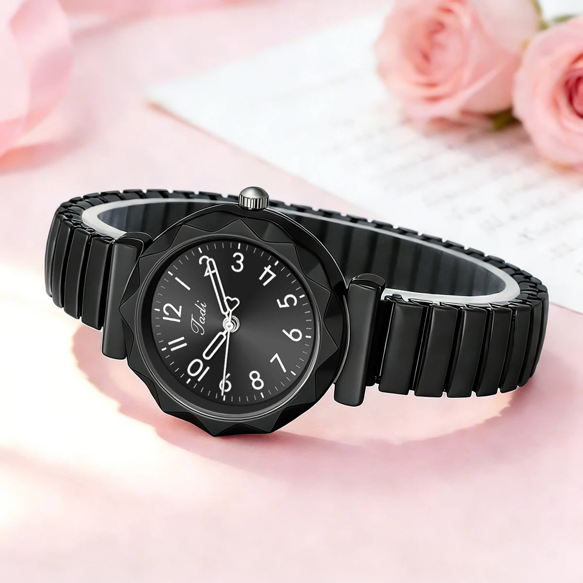 Round Dial Elastic Band Quartz Watch
