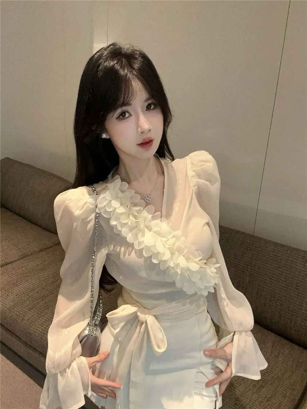 V Neck Bubble Sleeve Chiffon Blouse