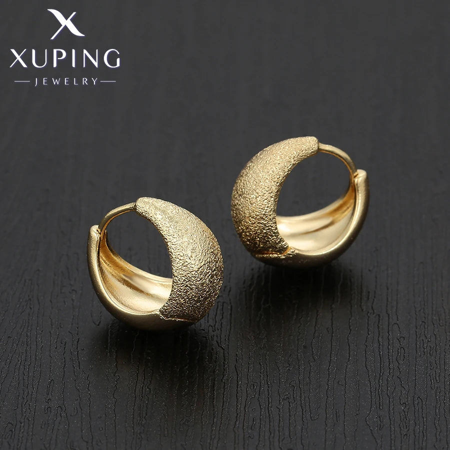 Simple Light Gold Tone Fashion Hoop Earrings for Women