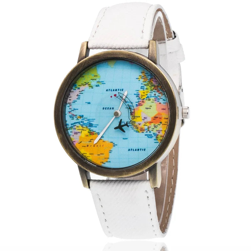 Round Dial Leather Strap Quartz Watch